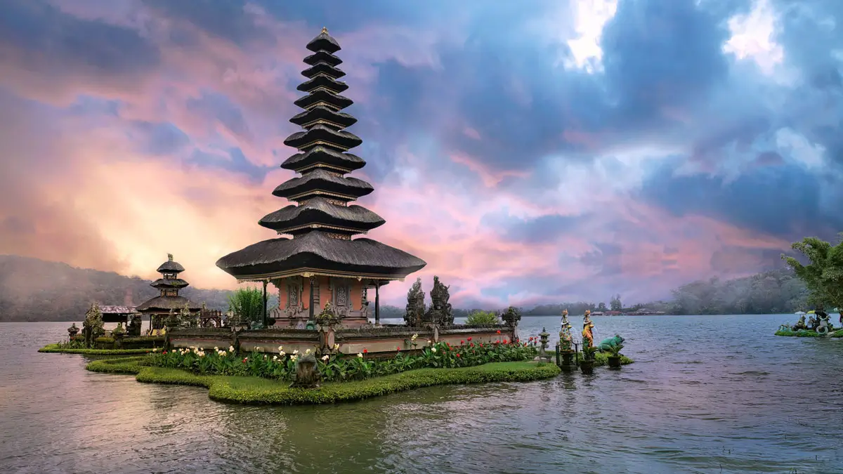 Ulun Danu Temple Tour